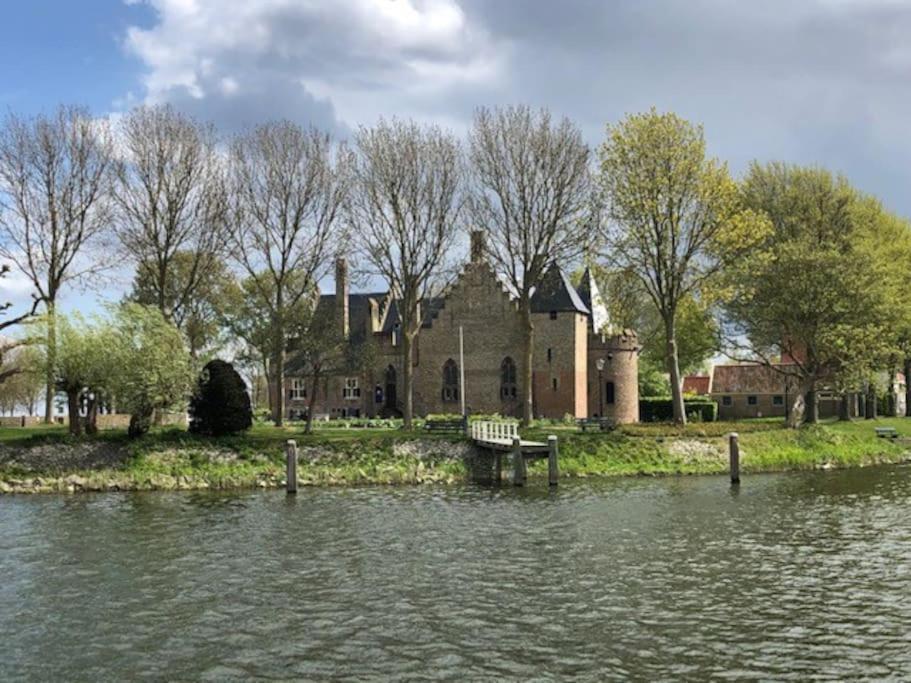 Villa Gezellige Pipo Met Grote Schommel Aan Het Water Medemblik Exterior foto